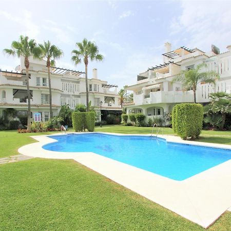 Apartamentos Naranjos Del Sol Marbella Exterior photo