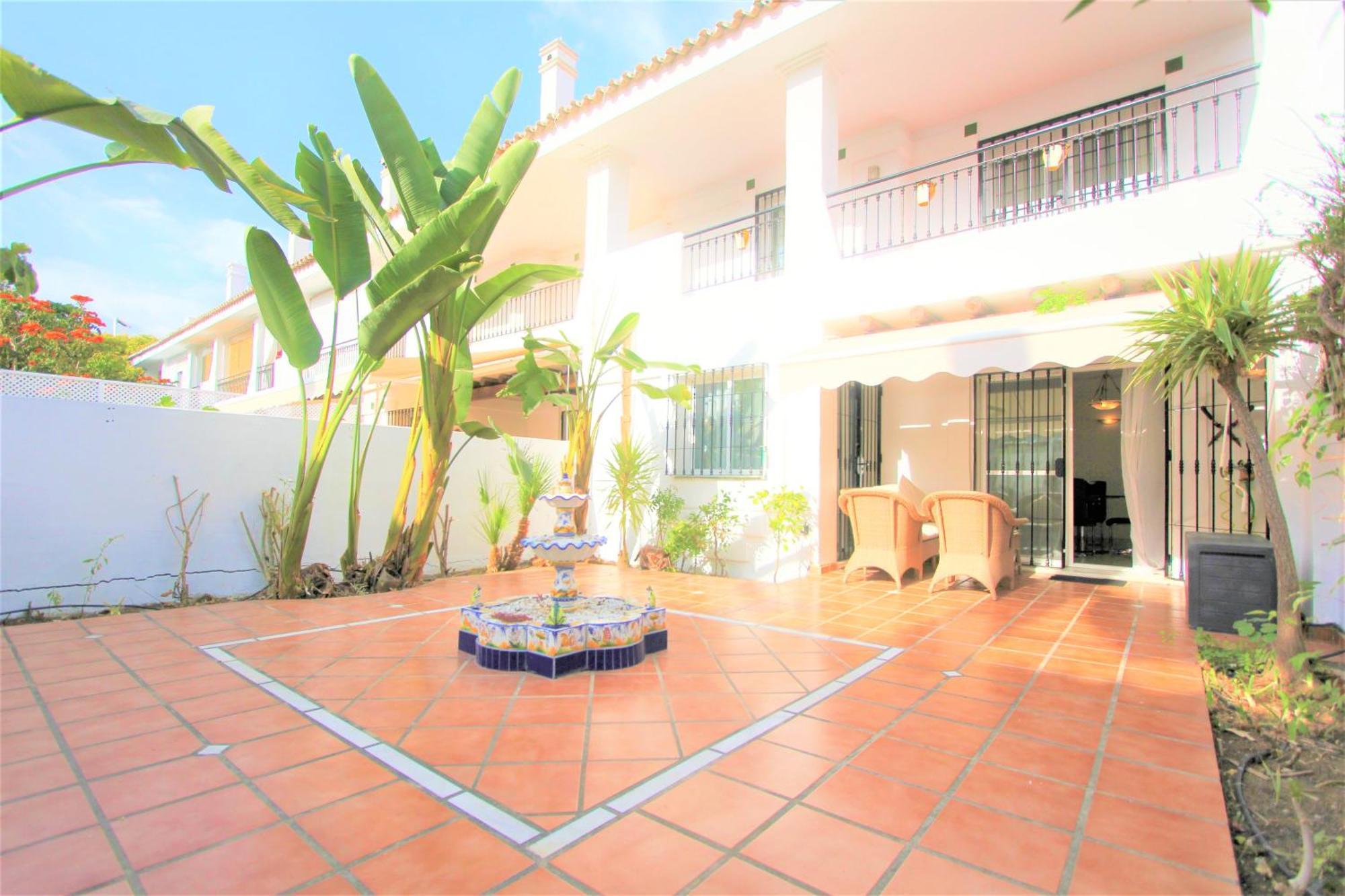Apartamentos Naranjos Del Sol Marbella Exterior photo
