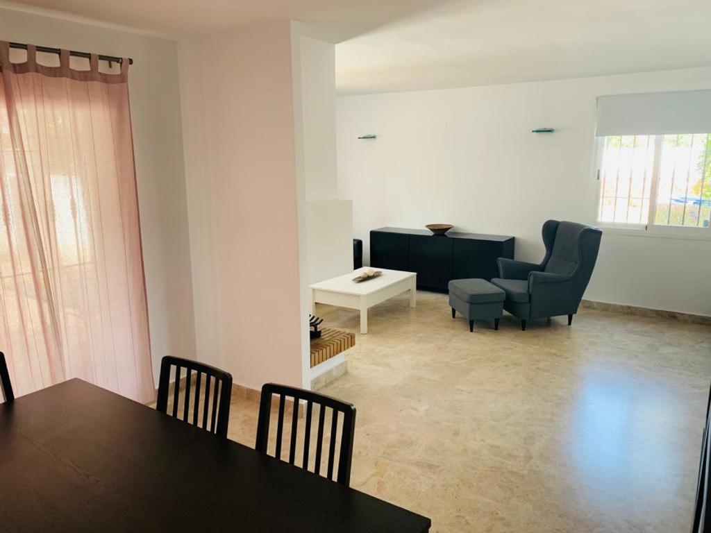 Apartamentos Naranjos Del Sol Marbella Exterior photo