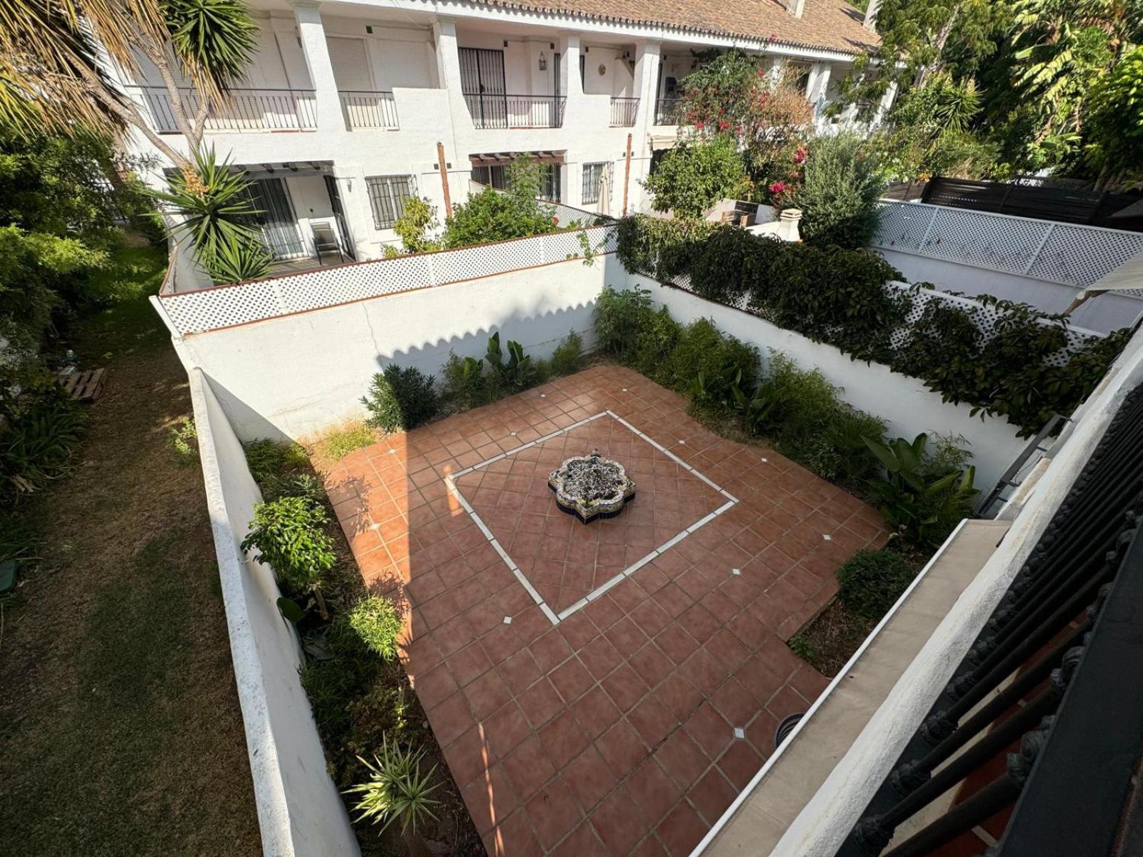 Apartamentos Naranjos Del Sol Marbella Exterior photo